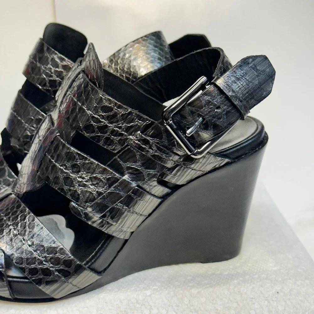 Donald J Pliner Gaia Sandals Womens 6.5M Grey Black Snakeskin Wedge Excellent